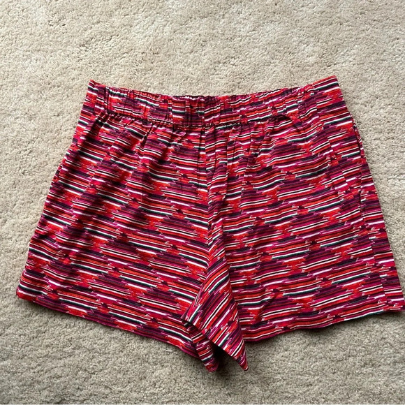 NWT Loft Women’s Pleated Pull On Ikat Shorts - Size M - Linen/Rayon Blend - Picture 3 of 12